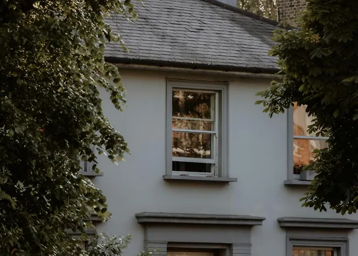 2 Bed Flat In St Johns Wood